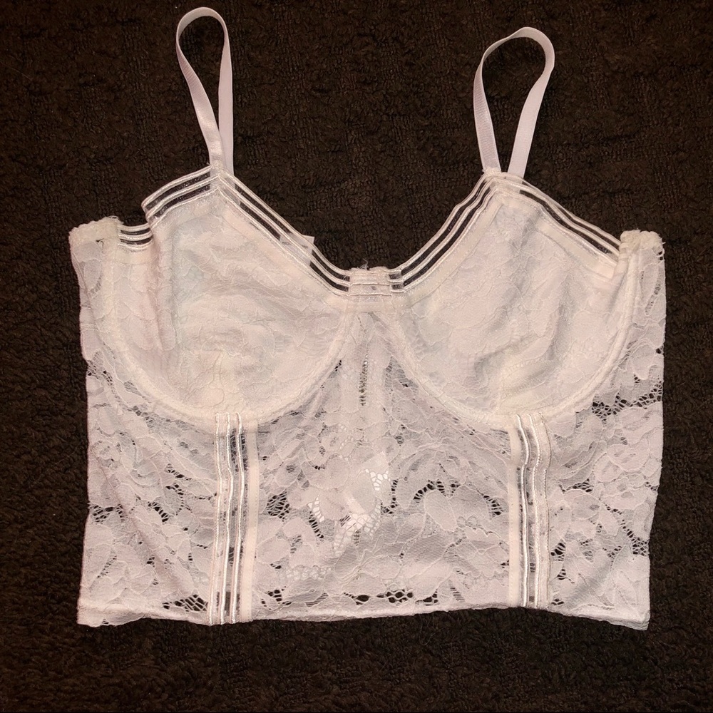 🎈2/20$🎈White mesh crop top